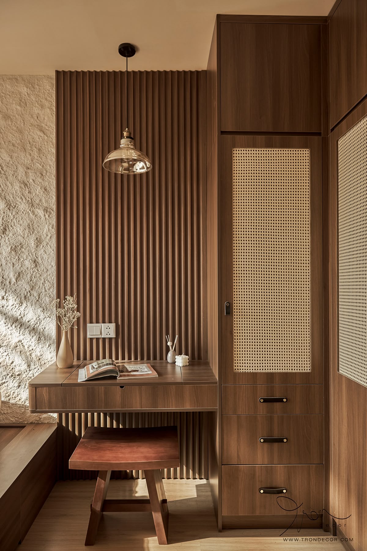 cac yeu to can luu y khi chon tu quan ao go cho phong ngu hien dai 1