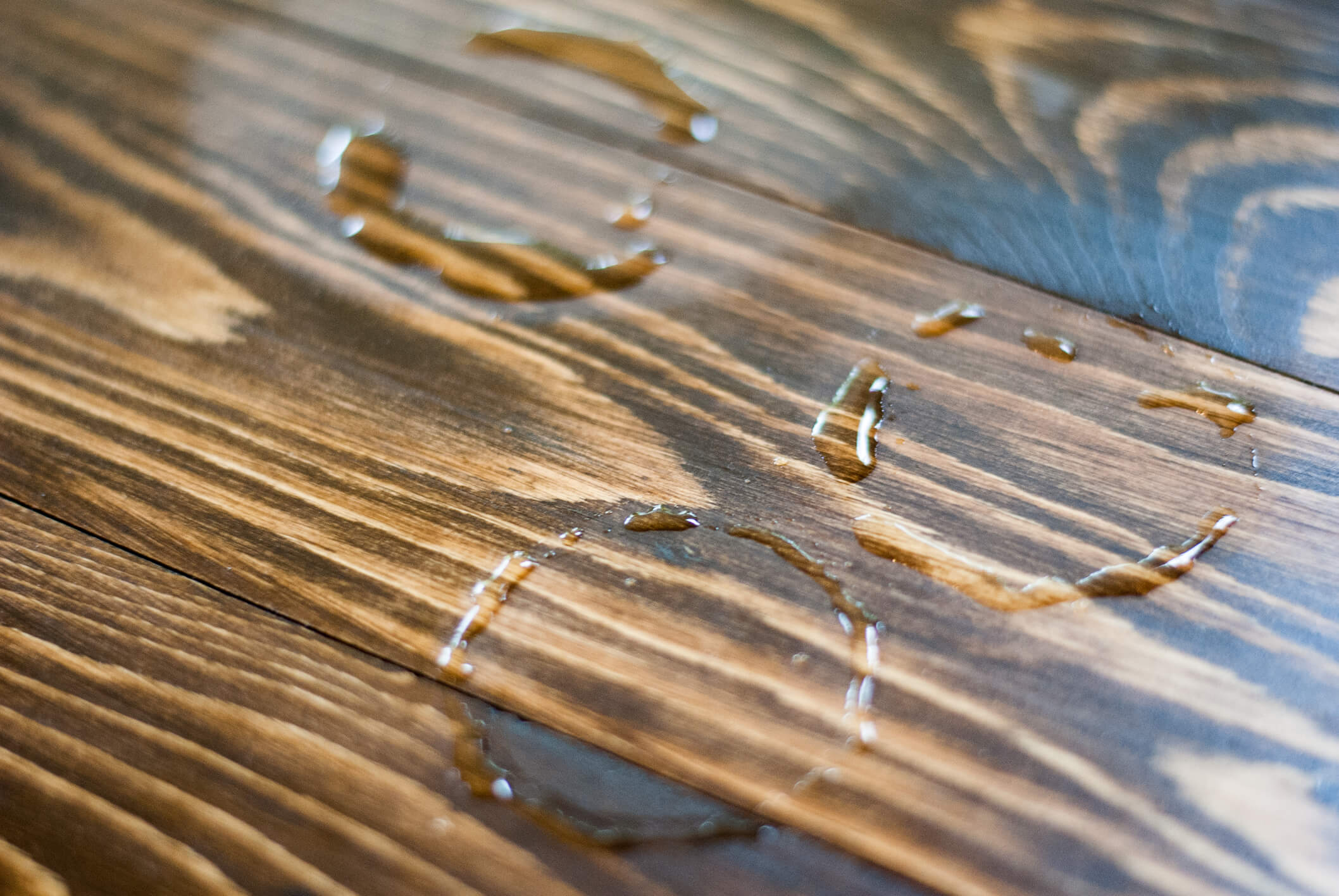 Cách bảo quản đồ gỗ nội thất trong khí hậu nóng ẩm tại Bình Phước