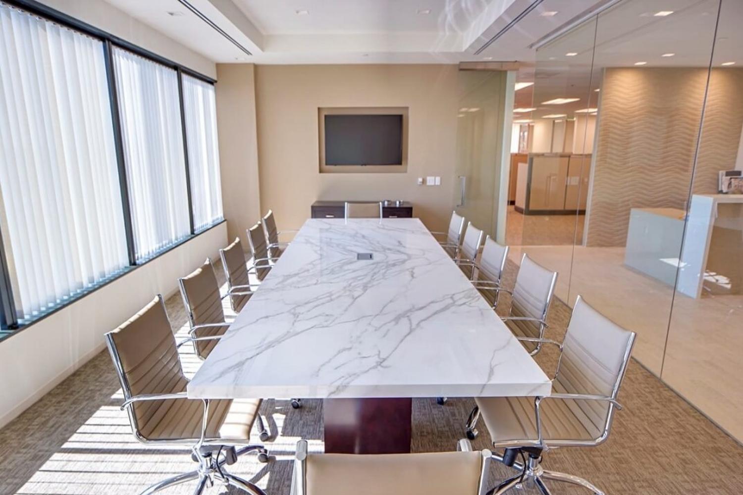 Bàn họp dành cho 12 người trở lên Bàn họp dành cho 12 người trở lên