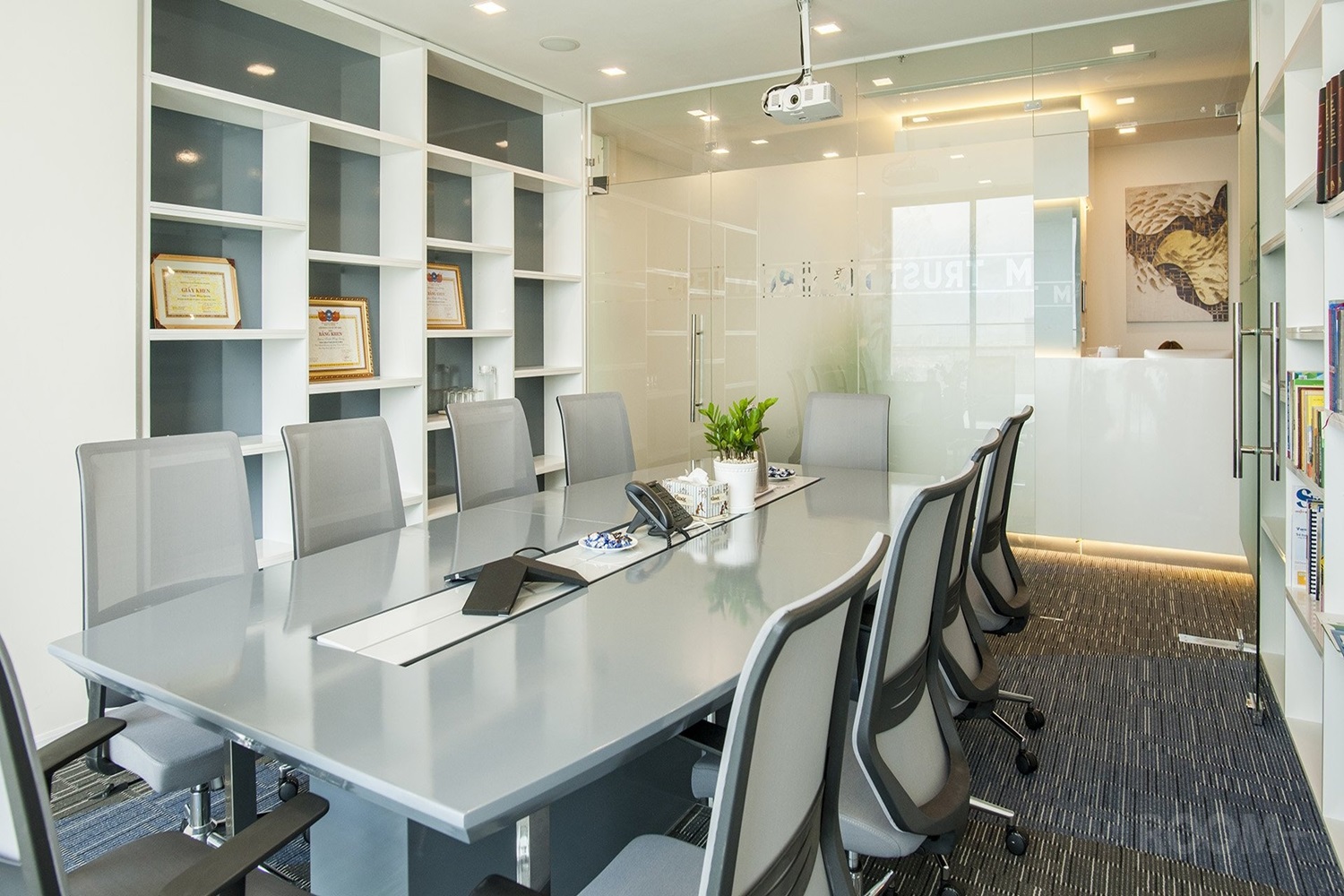 Nội thất văn phòng làm việc TreeHome